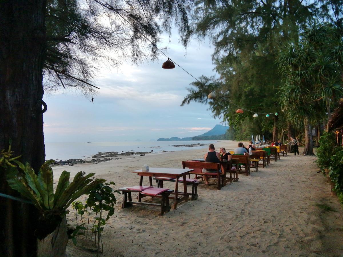 Kohjum Freedom Resort Koh Jum Exteriér fotografie