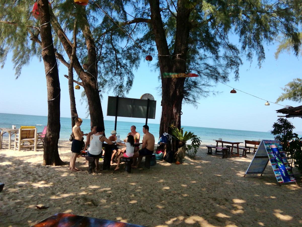 Kohjum Freedom Resort Koh Jum Exteriér fotografie