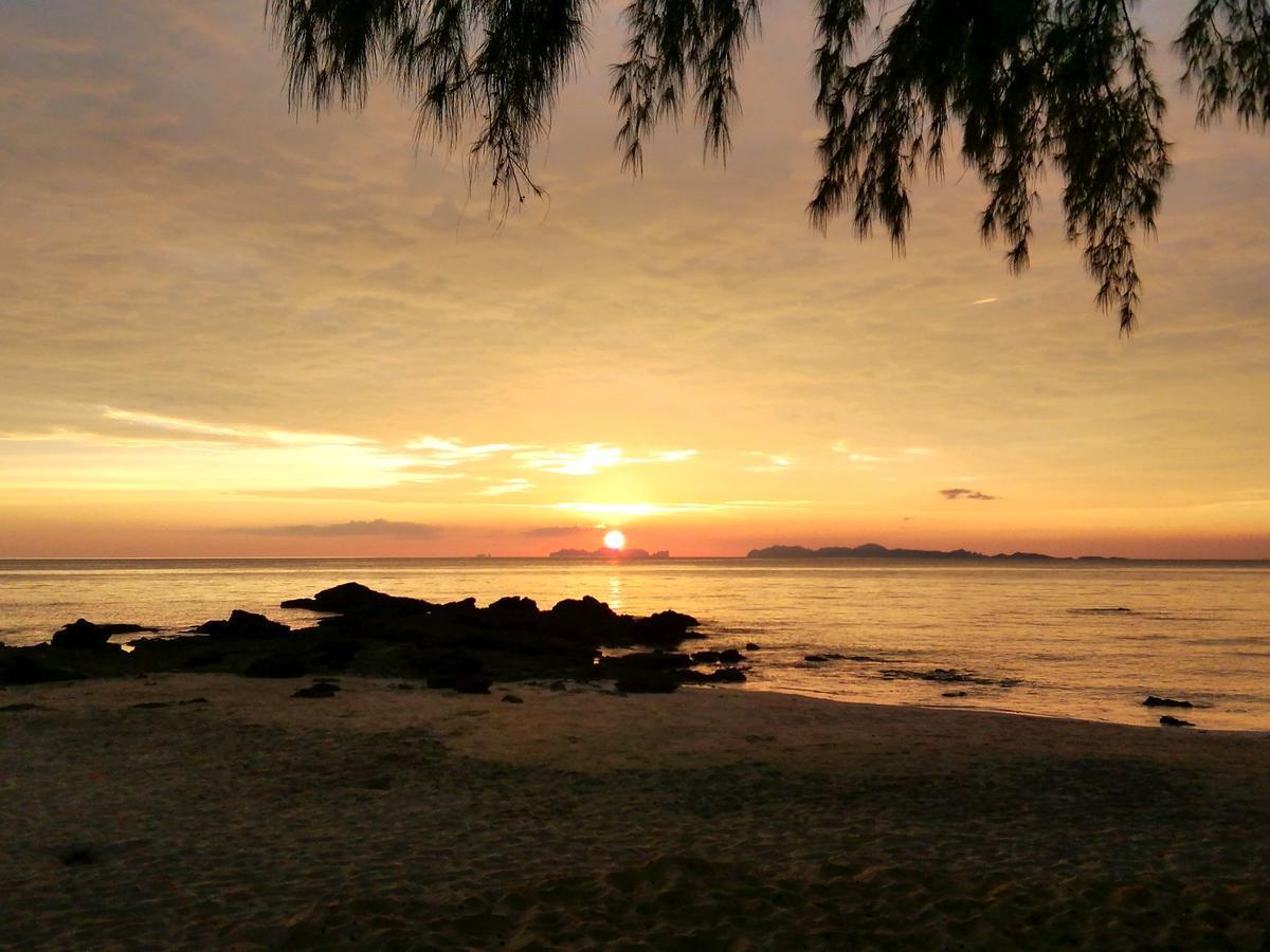 Kohjum Freedom Resort Koh Jum Exteriér fotografie