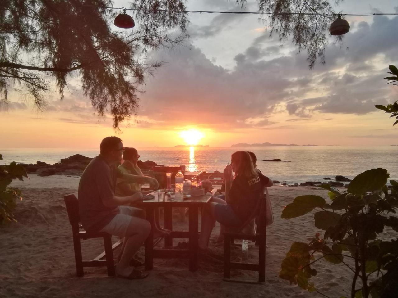 Kohjum Freedom Resort Koh Jum Exteriér fotografie